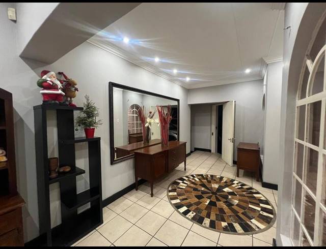 3 BEDROOM HOUSE FOR SALE IN GREENHILLS